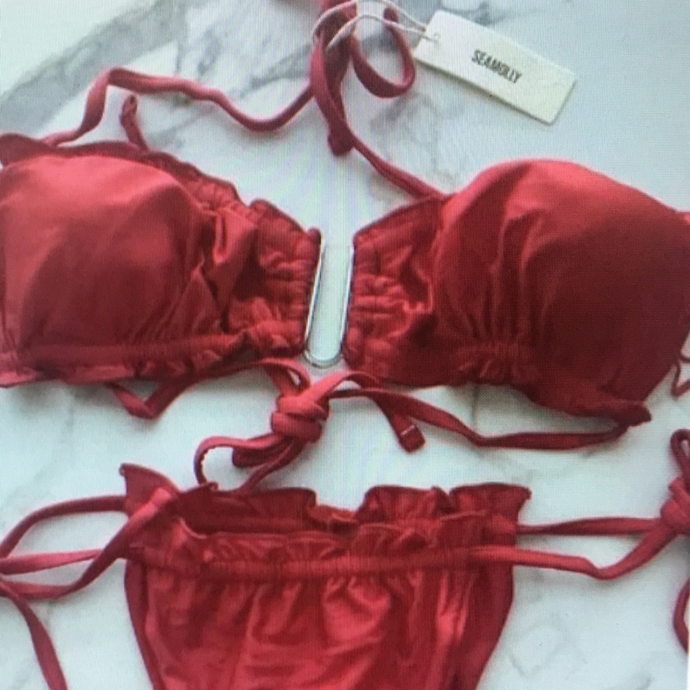 SEAMLESSY Red Bikini Set